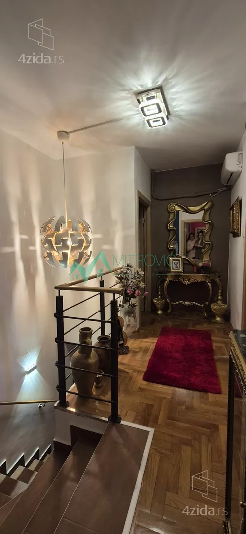 Četvoroiposoban stan | 4zida