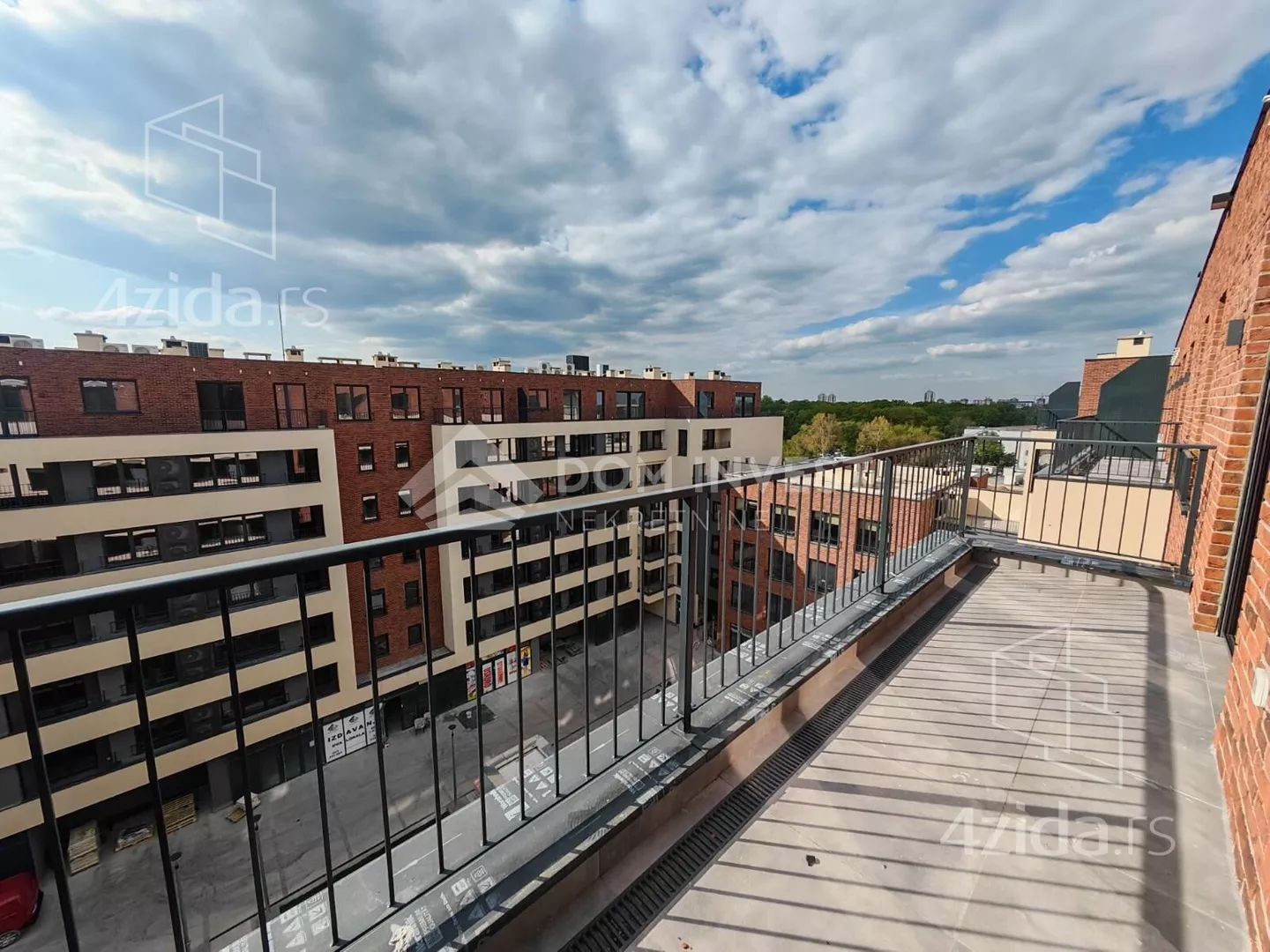 Petosoban stan | 4zida