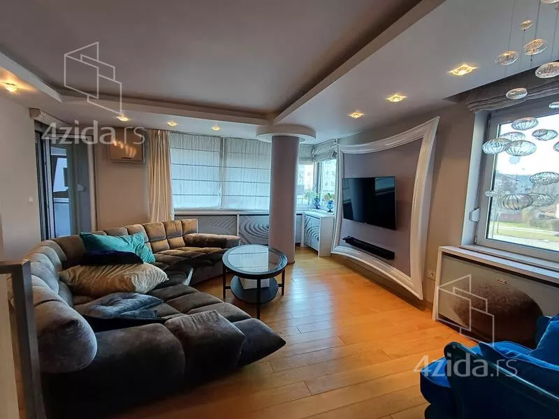 Petosoban stan | 4zida