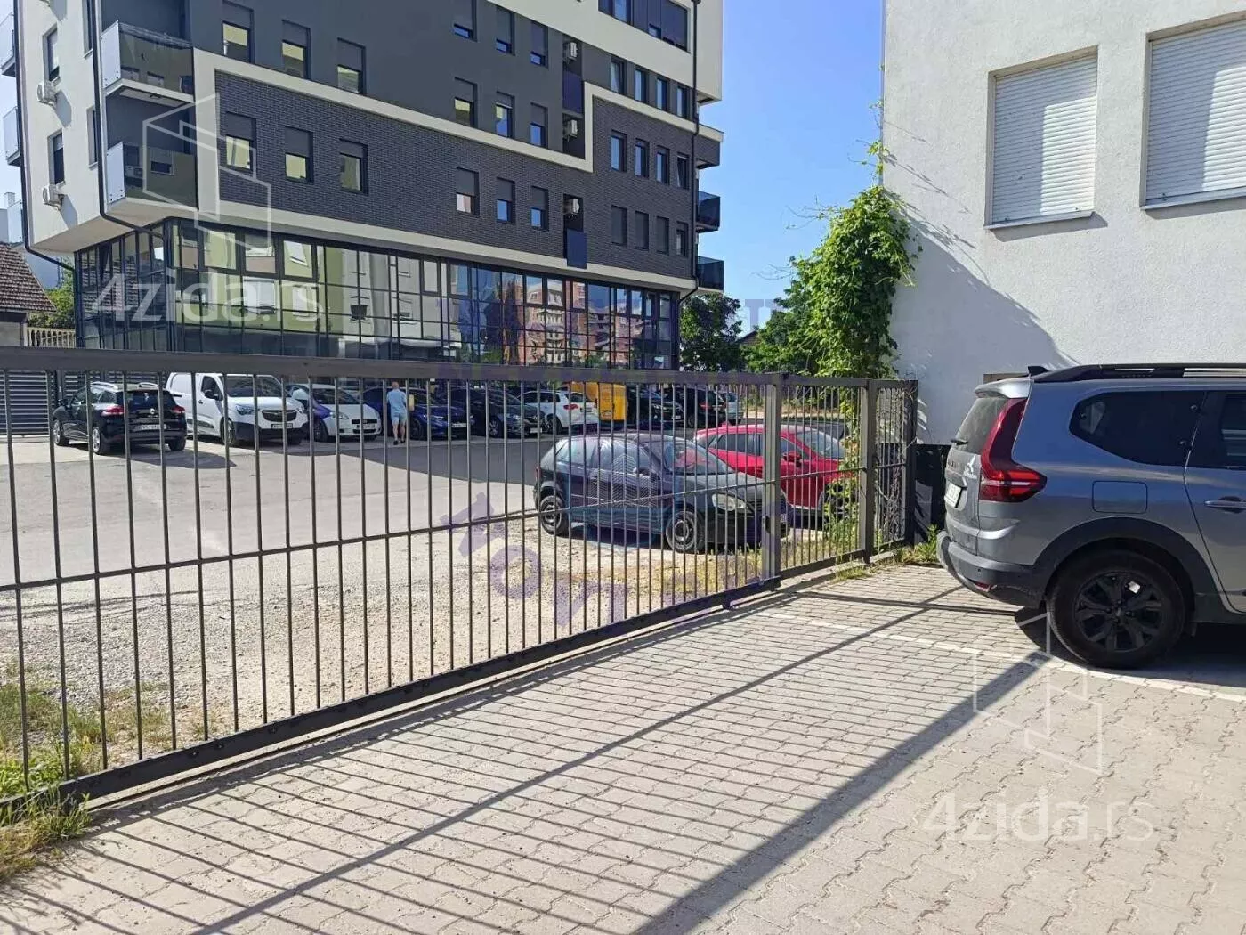 Parking | 4zida