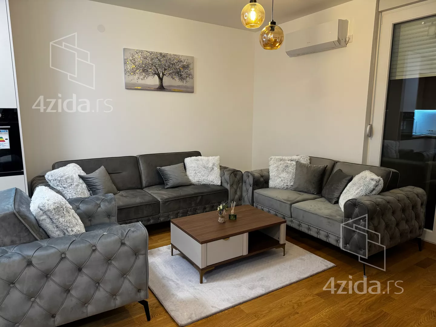 Jednoiposoban stan | 4zida