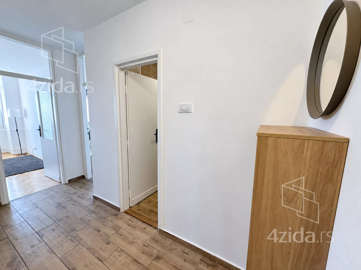 Troiposoban stan | 4zida