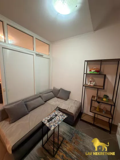 GOGOLJEVA | 4zida.rs