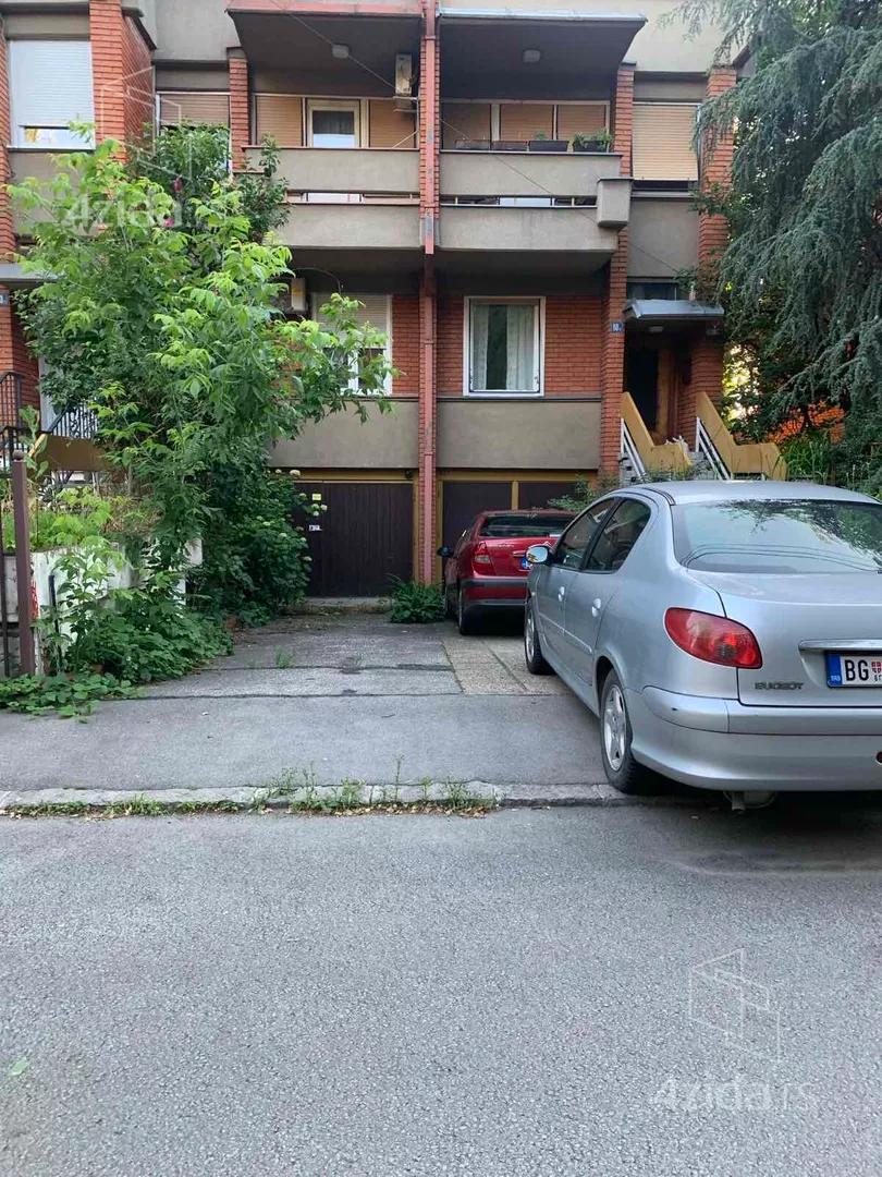 Petosoban stan | 4zida