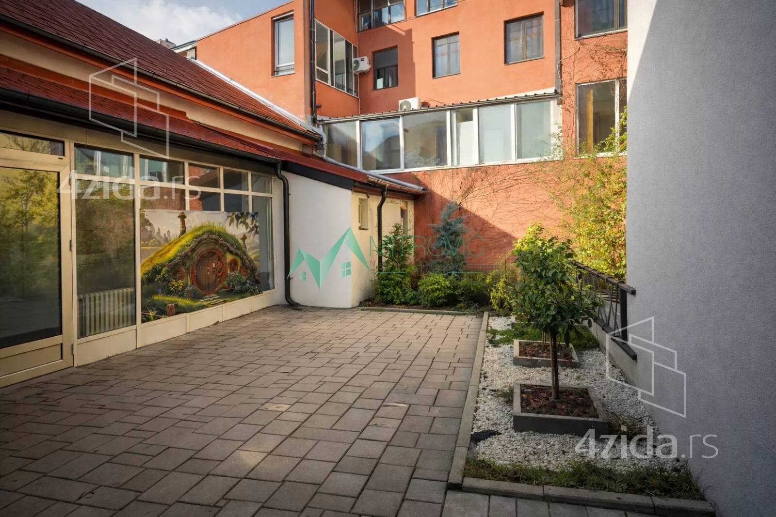 Poslovni prostor | 4zida