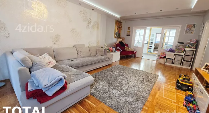 Četvorosoban stan | 4zida