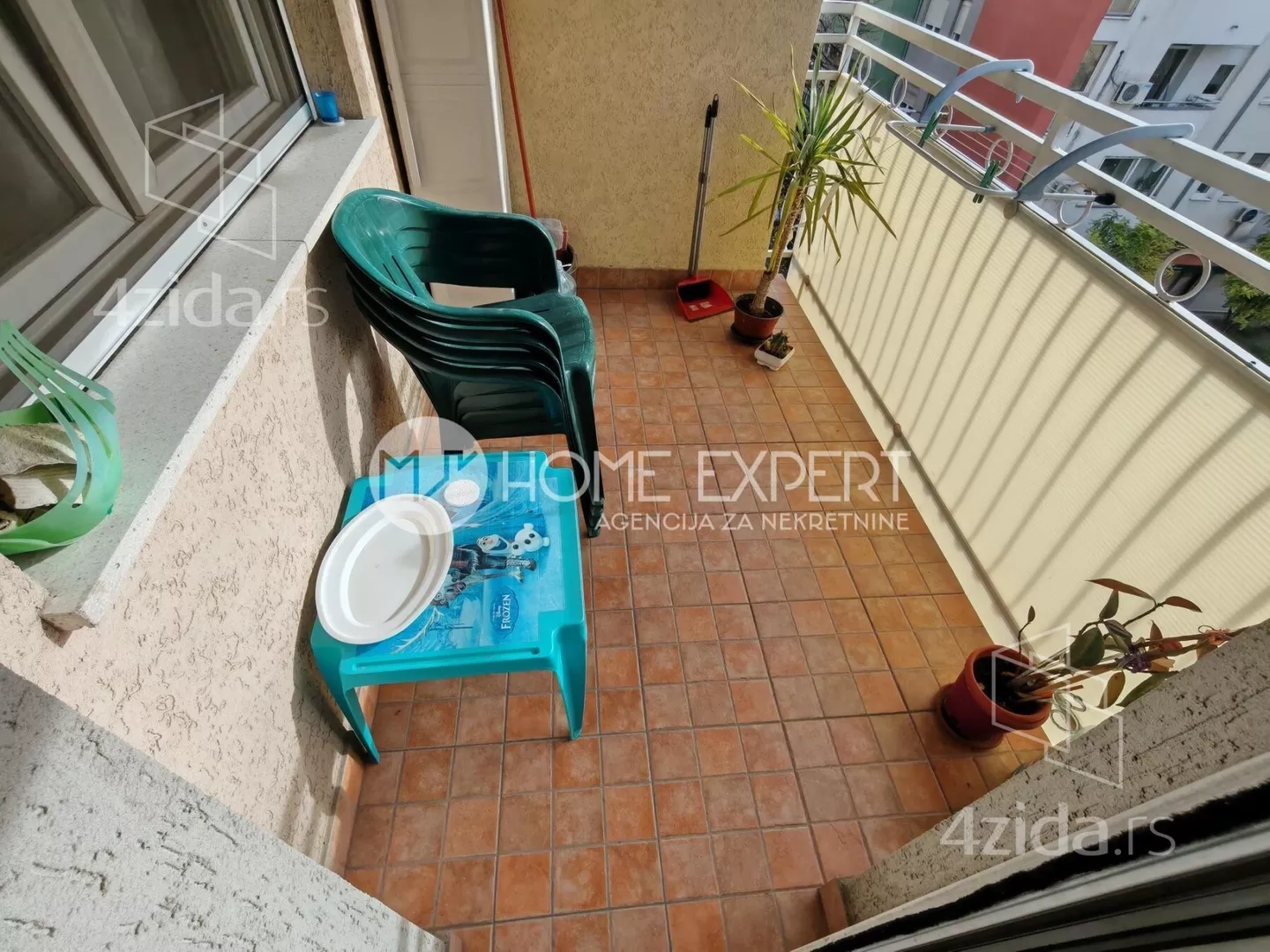 Jednoiposoban stan | 4zida