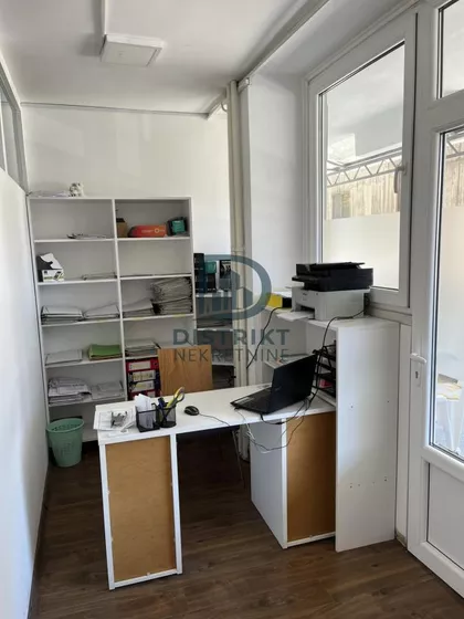 Crveni Pevac | 4zida.rs