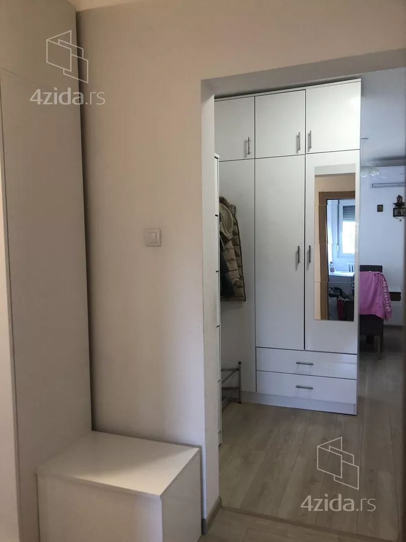 Četvoroiposoban stan | 4zida