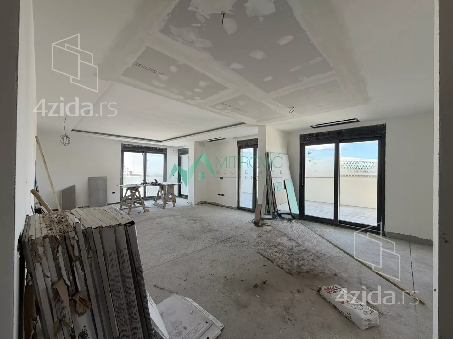 Petosoban stan | 4zida