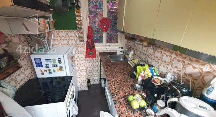 Šestosoban stan | 4zida