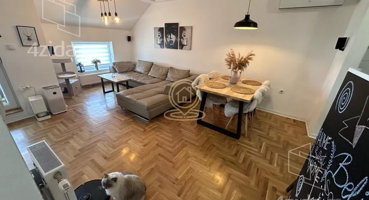 Četvoroiposoban stan | 4zida