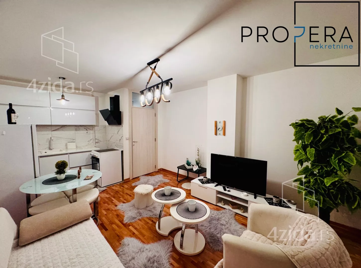 Jednoiposoban stan | 4zida