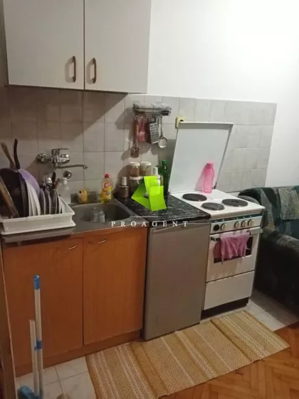 Dom Zdravlja | 4zida.rs