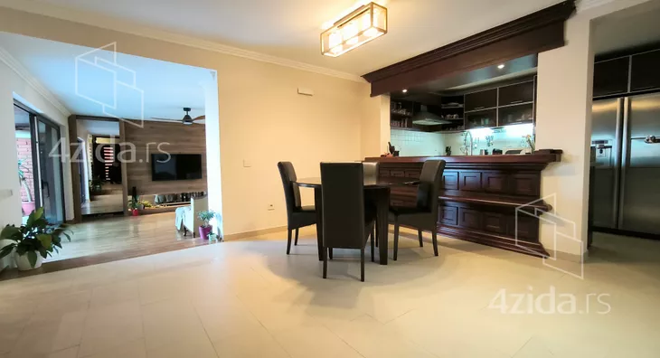 Petosoban stan | 4zida