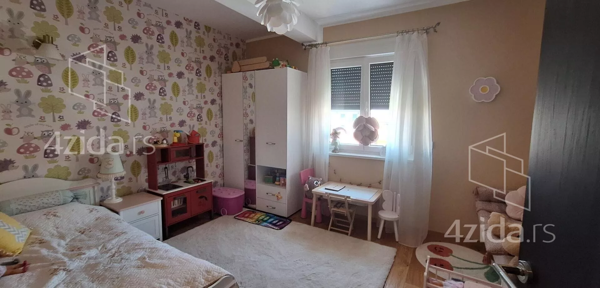 Troiposoban stan | 4zida