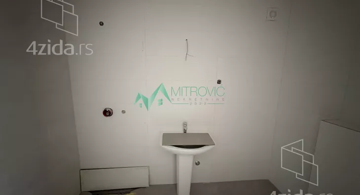 Četvoroiposoban stan | 4zida