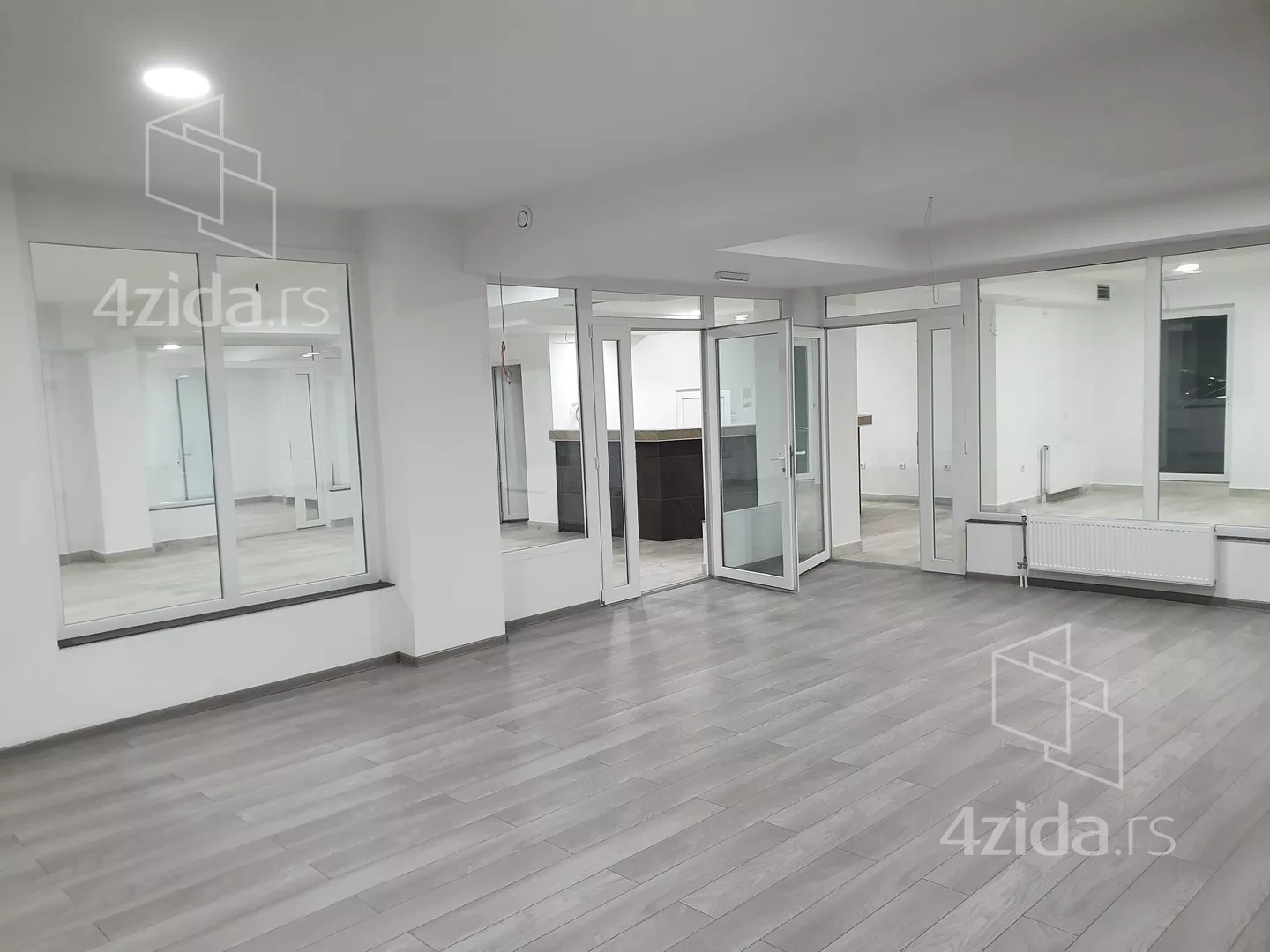 Lokal | 4zida