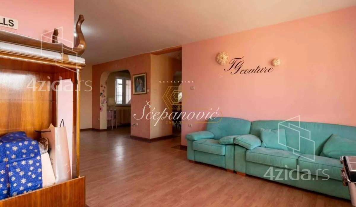 Petosoban stan | 4zida