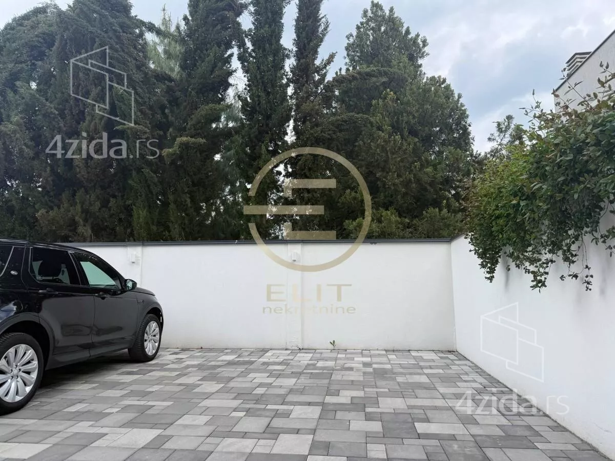 Šestosoban stan | 4zida