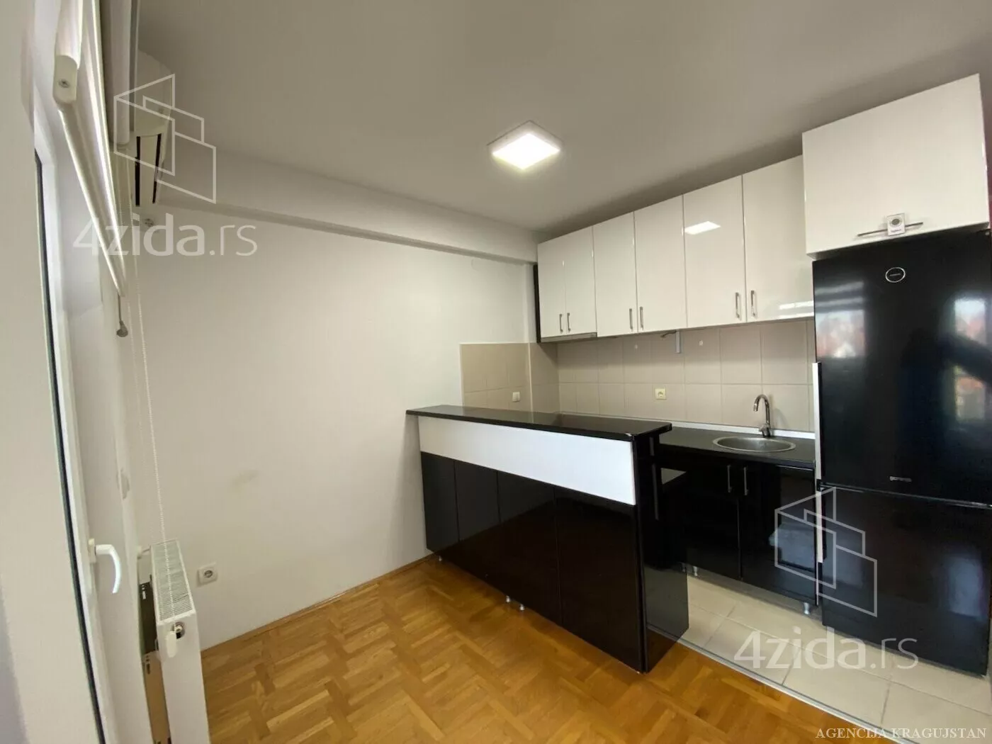 Garsonjera | 4zida