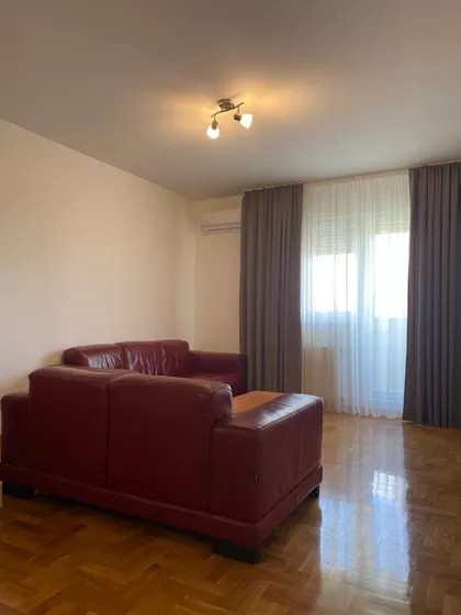 Milorada Jovanovica 33 | 4zida.rs