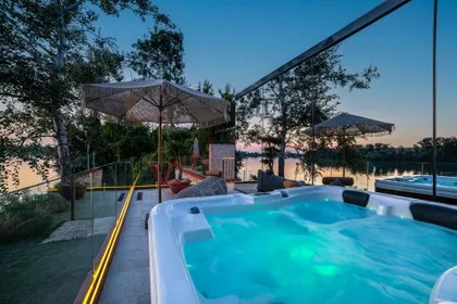 Savski Nasip bb | 4zida.rs