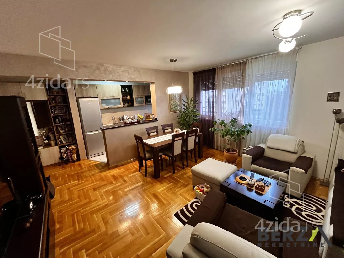 Troiposoban stan | 4zida