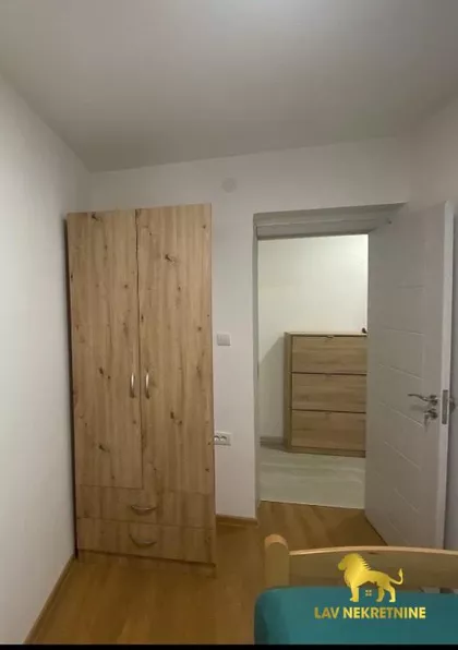 STEVANA MOMČILOVIĆA | 4zida.rs