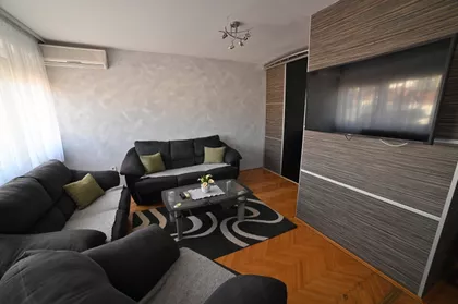 Božidarčeva 8A | 4zida.rs