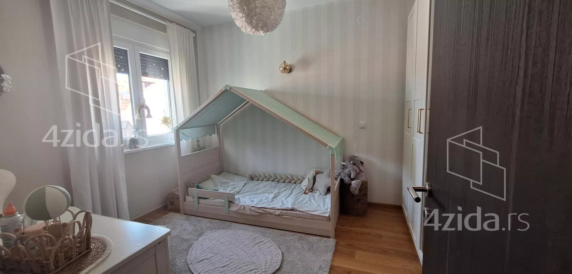 Troiposoban stan | 4zida