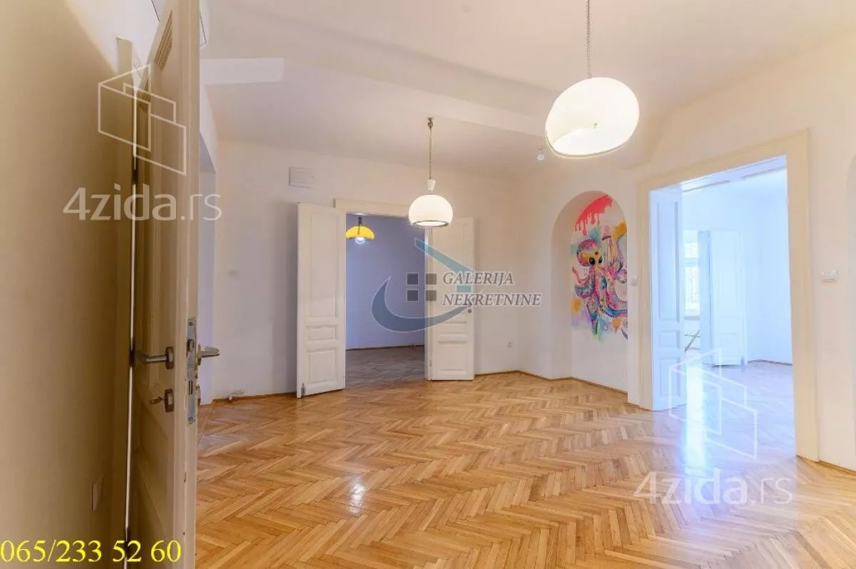 Četvoroiposoban stan | 4zida