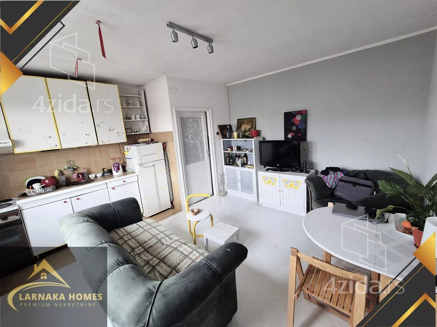 Jednoiposoban stan | 4zida