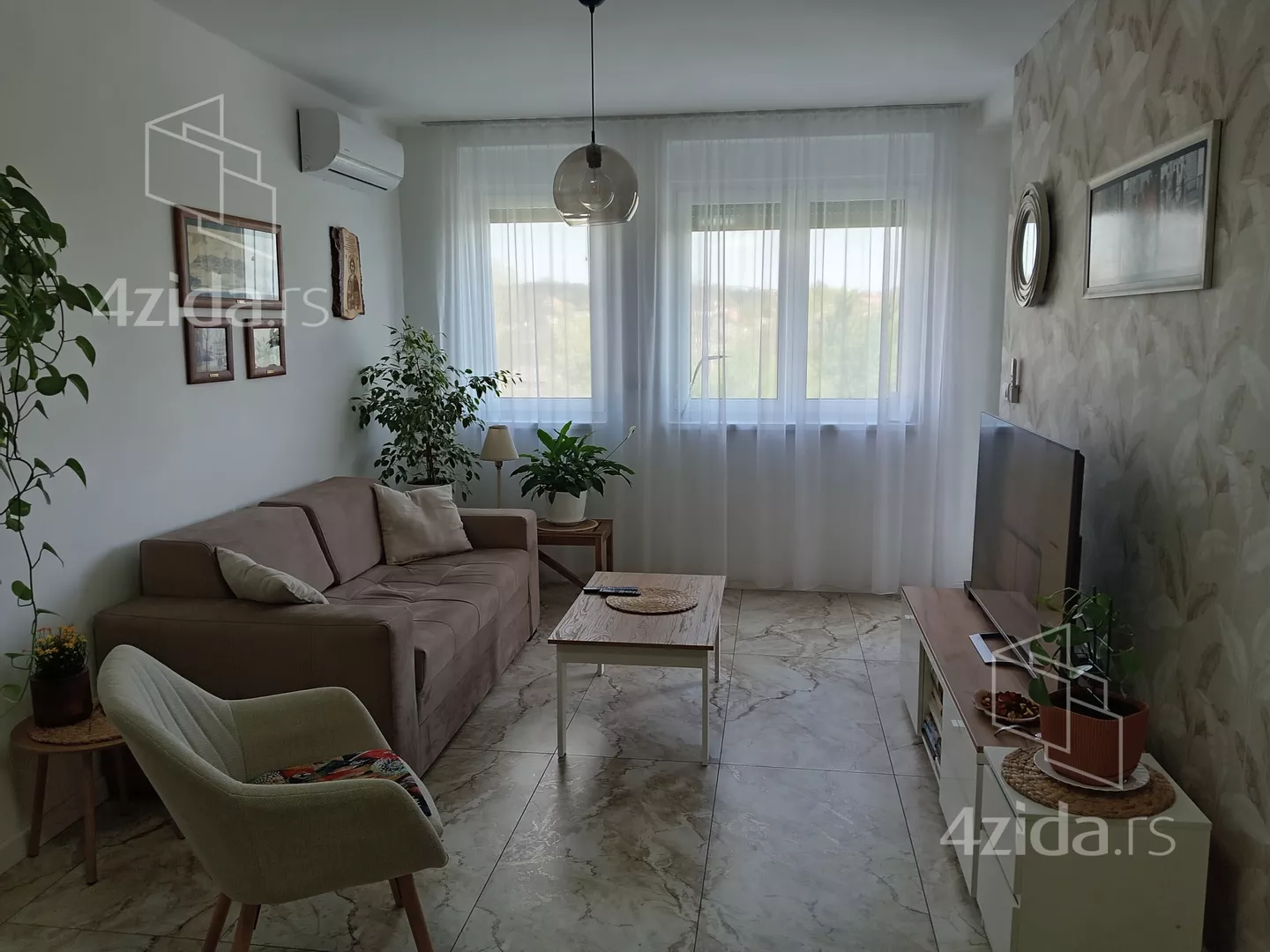 Jednoiposoban stan | 4zida