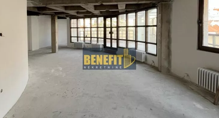 Poslovna zgrada | 4zida