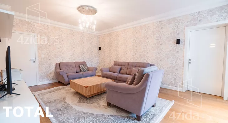 Šestosoban stan | 4zida