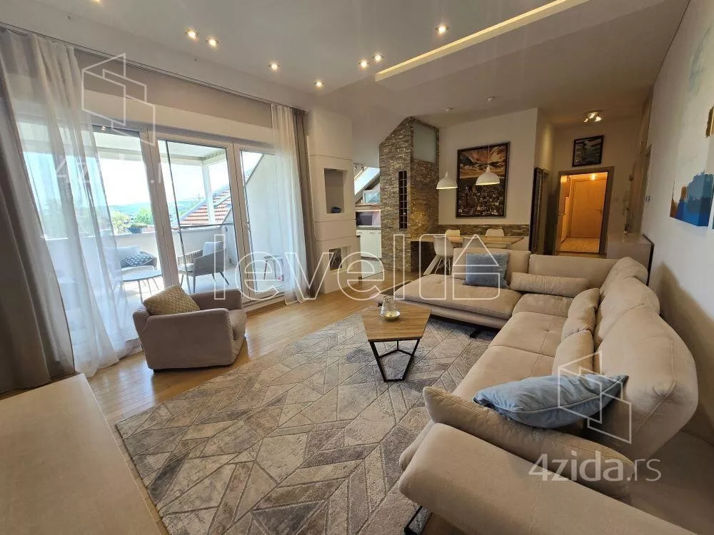 Petosoban stan | 4zida