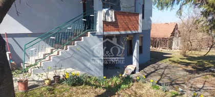 Male Pčelice | 4zida.rs