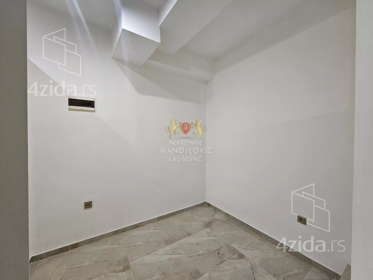 Poslovni prostor | 4zida