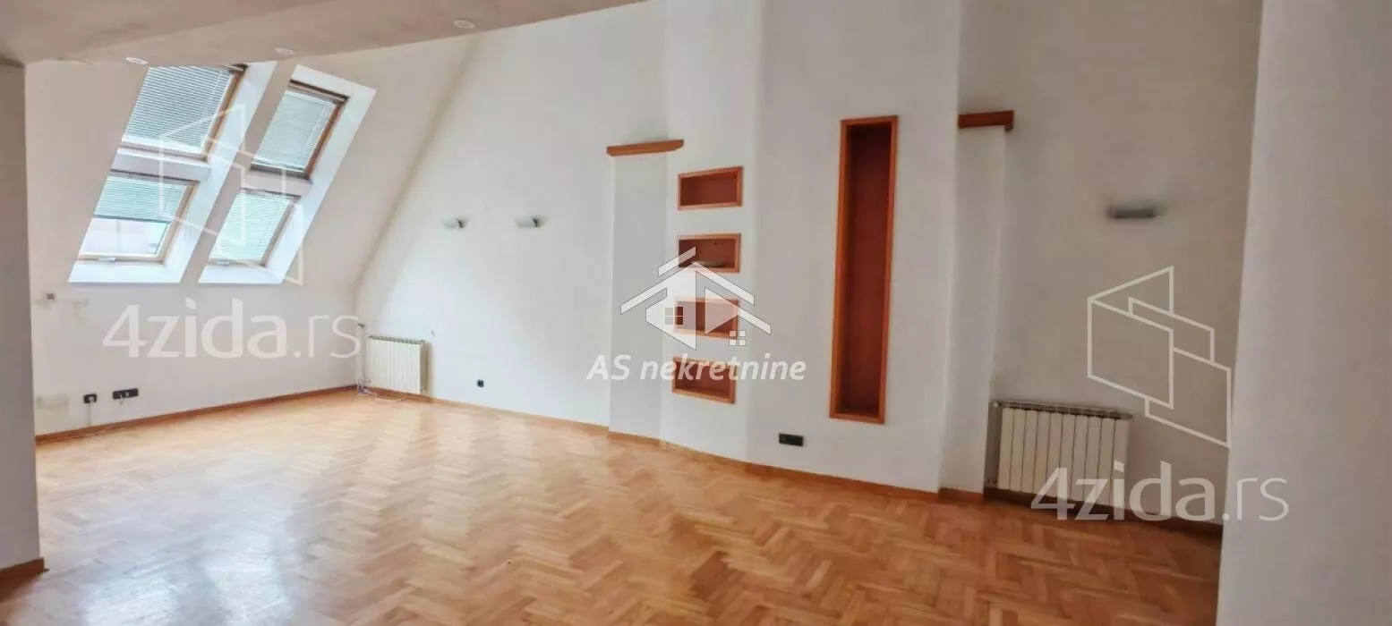 Šestosoban stan | 4zida