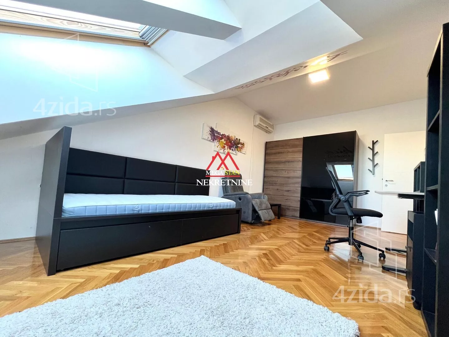 Troiposoban stan | 4zida