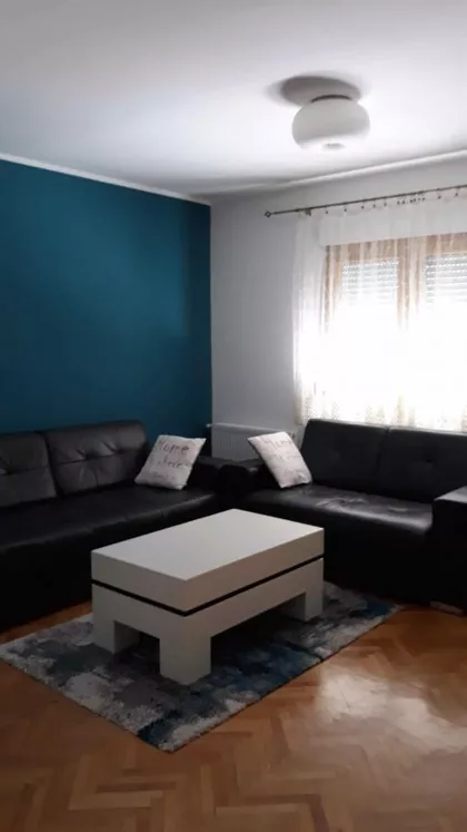 Crveni Pevac | 4zida.rs