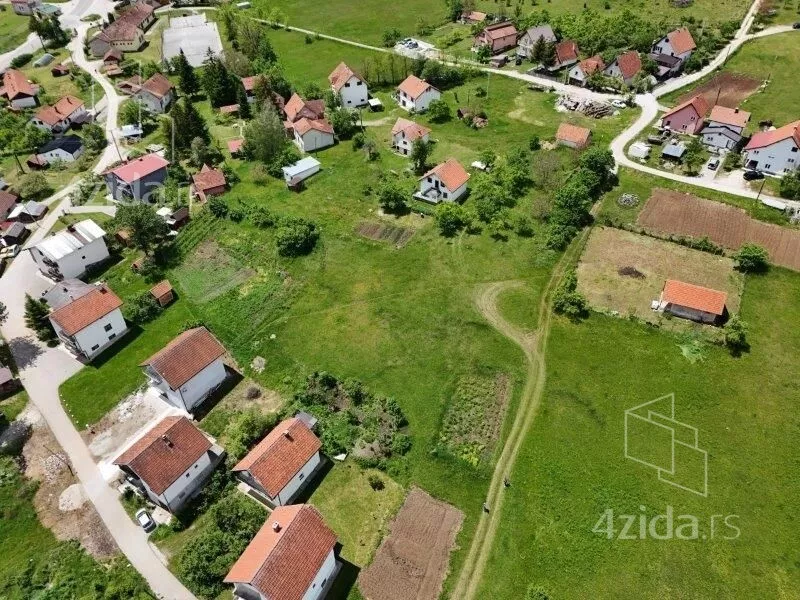 Plac | 4zida
