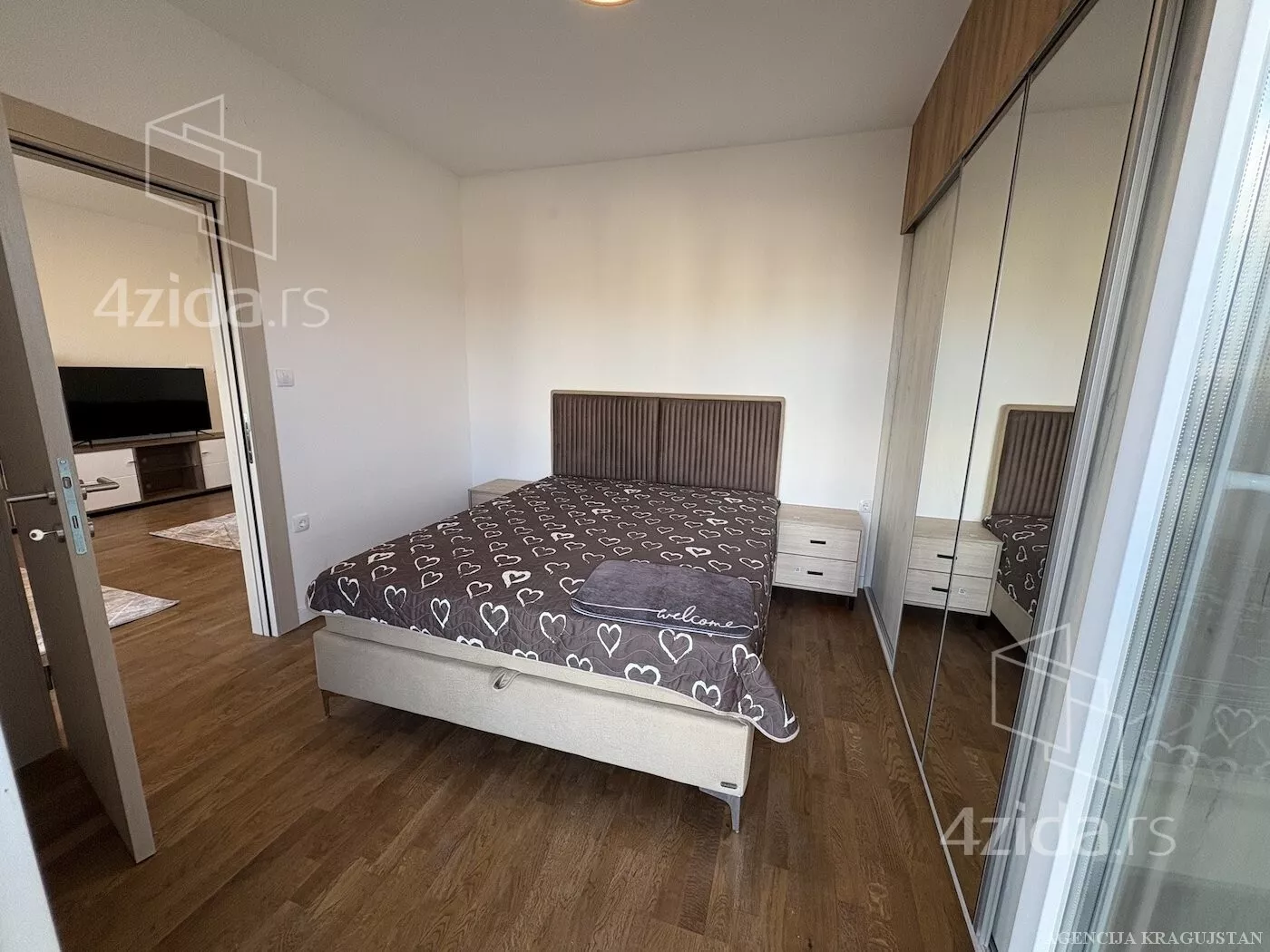 Jednoiposoban stan | 4zida