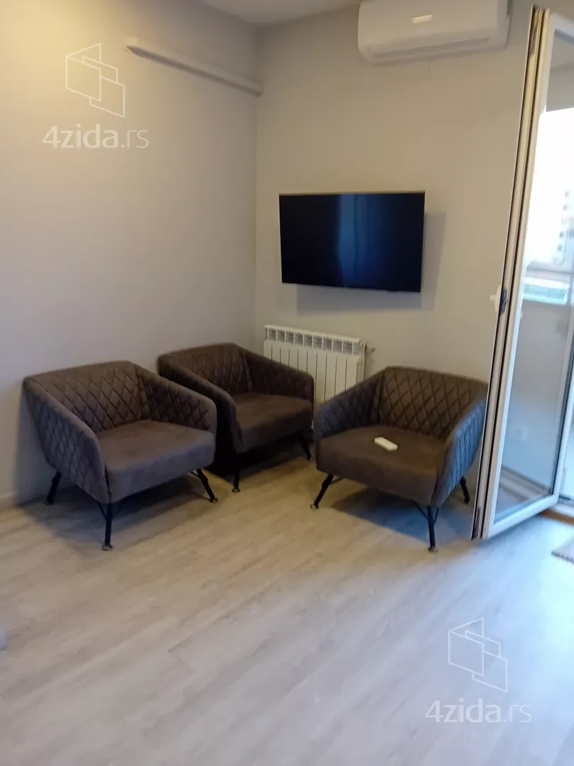 Četvoroiposoban stan | 4zida