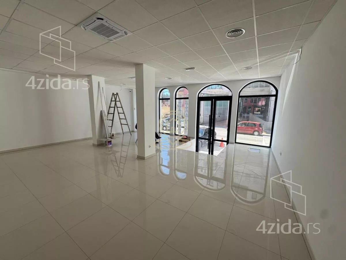 Lokal | 4zida