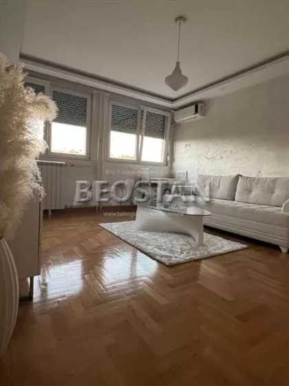 Pariske Komune | 4zida.rs