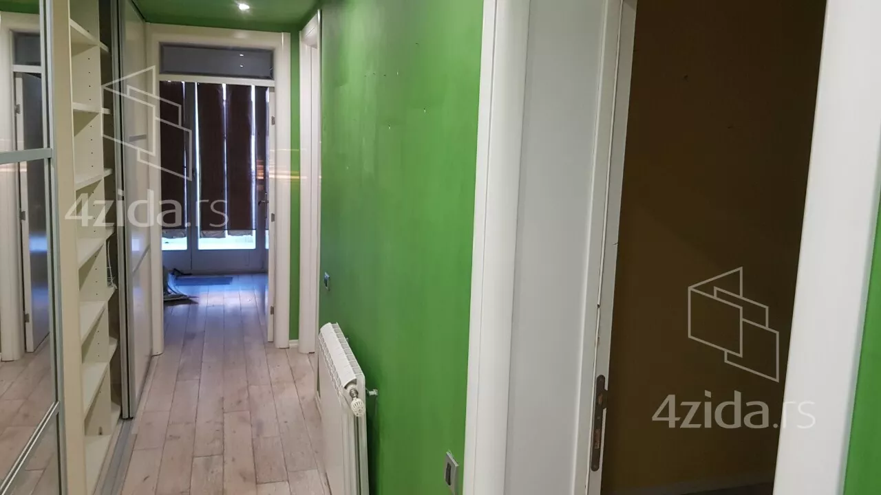 Šestosoban stan | 4zida
