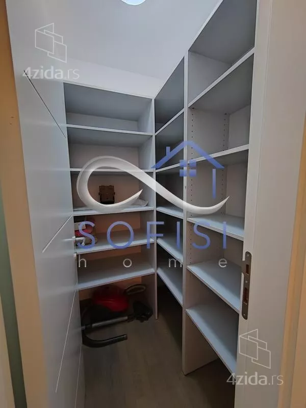 Petosoban stan | 4zida