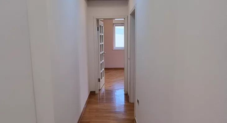 Šestosoban stan | 4zida